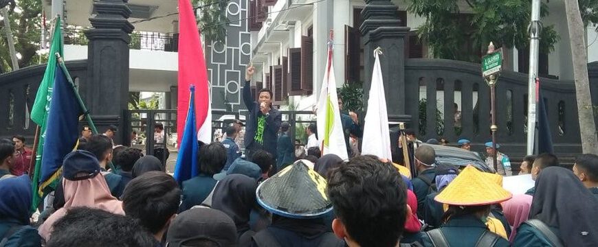 Essay pergerakan mahasiswa 04 image